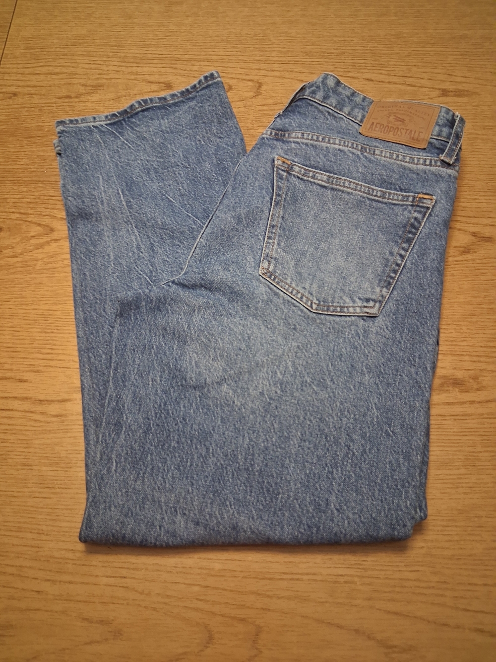 Mens Aeropostale Light Blue Loose Straight Leg Denim Jeans.     Size 32 X 30